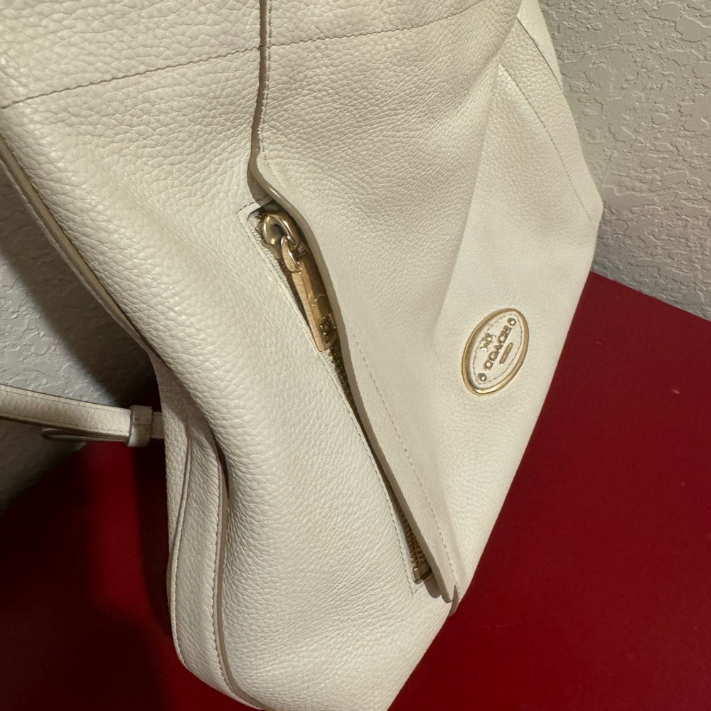 Coach Handbag - Picture 5 of 9